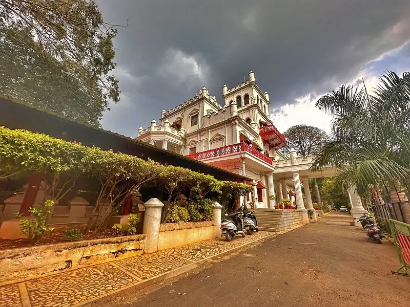 Beautiful Heritage Hotel in Bangalore
